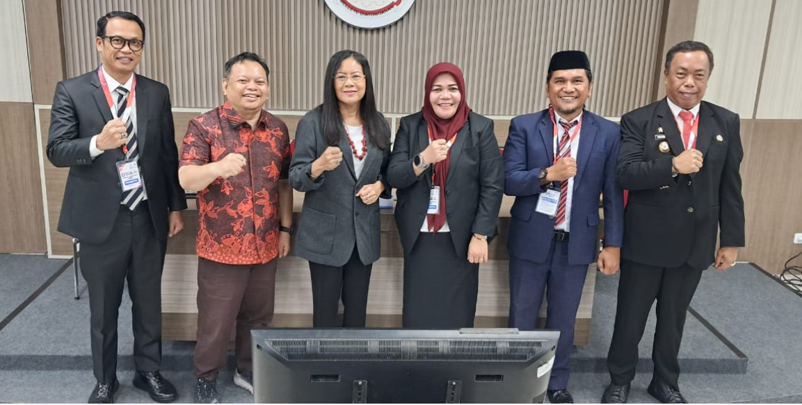 Mengikuti Seminar Rencana Aksi Pada Pelatihan DLA SULBAR