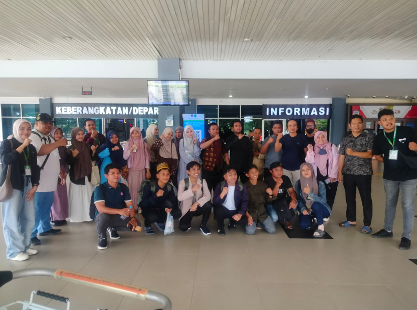 Kafilah Sulbar Kembali ke Daerah Usai Ikuti STQH Nasional 2025 di Kendari